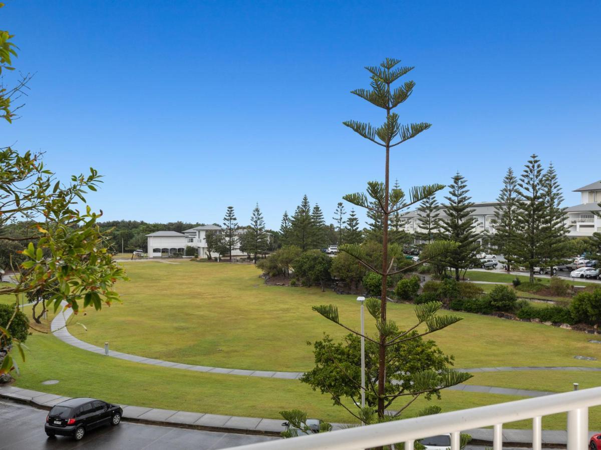 Resort Rooms At Bells Boulevard Kingscliff Esterno foto